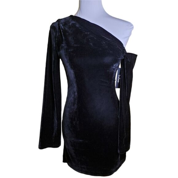 NWT Lulu's Black Velvet Mini Dress Size Small - Picture 2 of 9